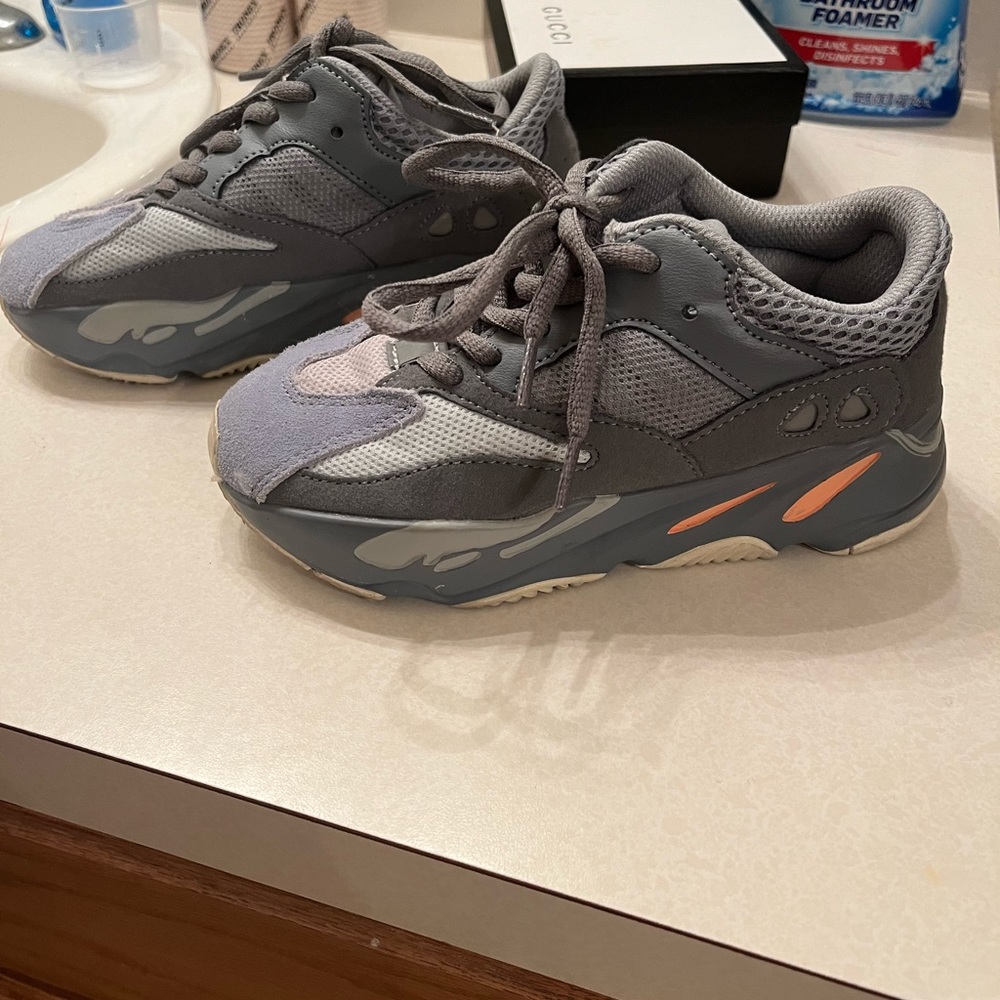 Kids yeeze boost